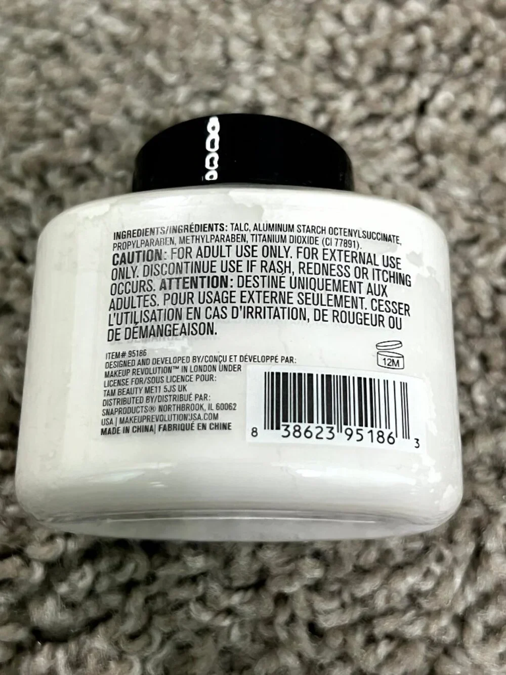 REVOLUTION Luxury Baking Powder Ghost